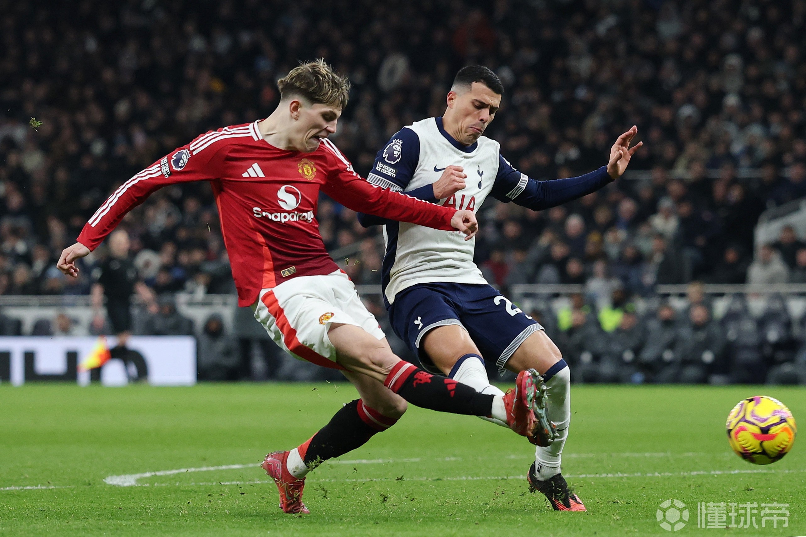 包含曼联实力破敌，晋级淘汰赛前景美好的词条