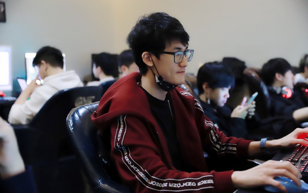 FPX横扫DRX，JackeyLove完成帽子戏法的简单介绍