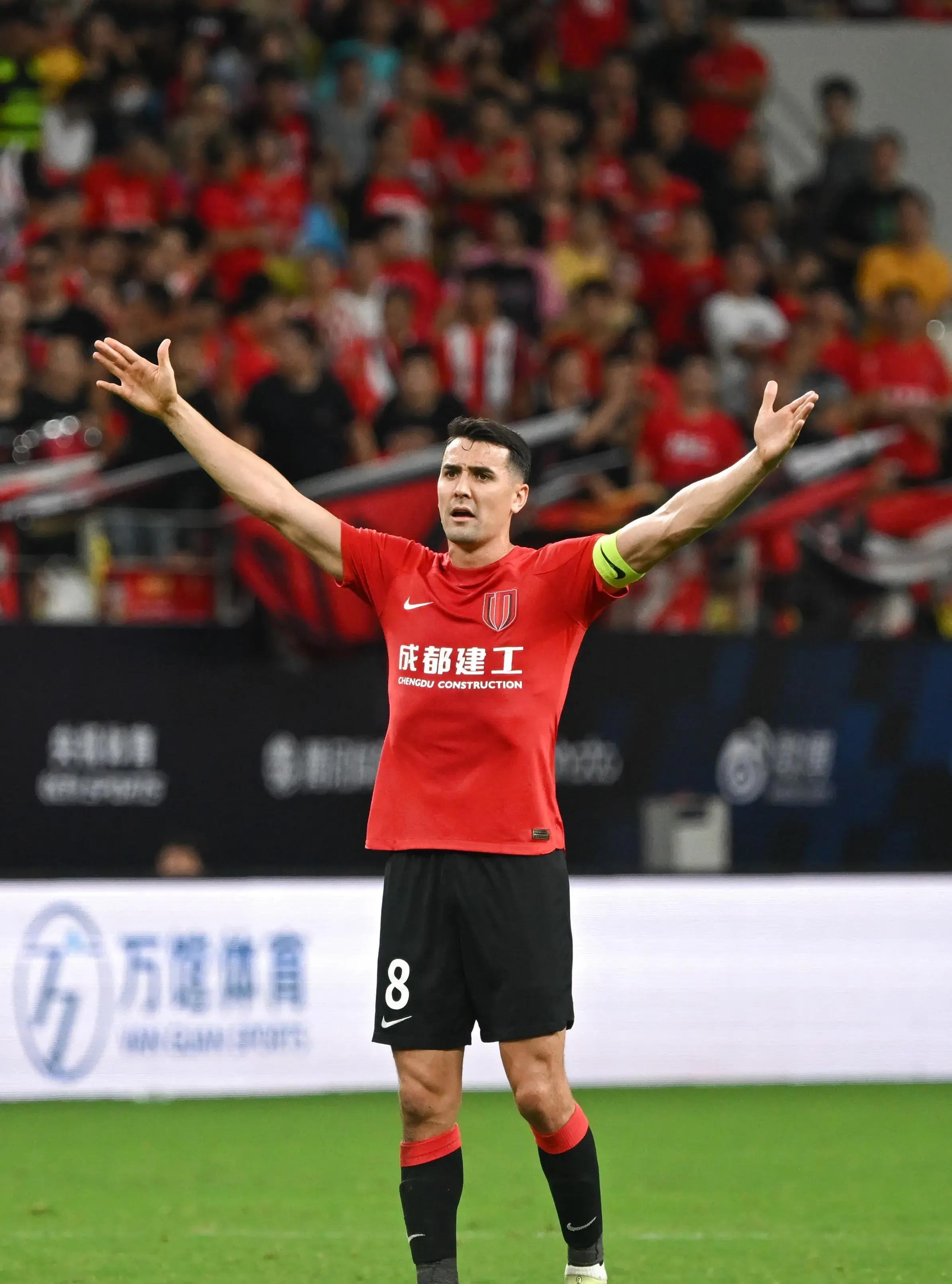 关于西甲球员技术精湛，精准传中打入一球的信息