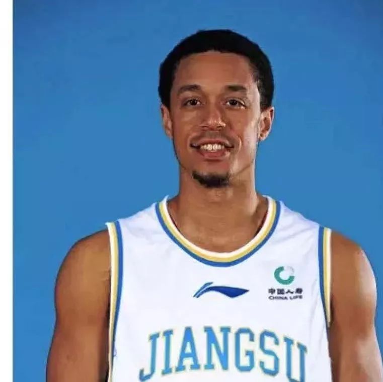 西藏男篮球员表现不俗,引发热议 西藏男篮球员表现不俗,引发热议