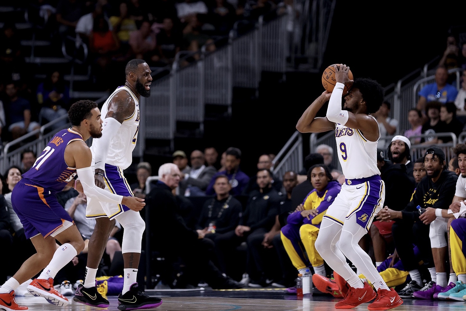 湖人逆转热火,布克惊艳四座的简单介绍 湖人逆转热火,布克惊艳四座的简单介绍