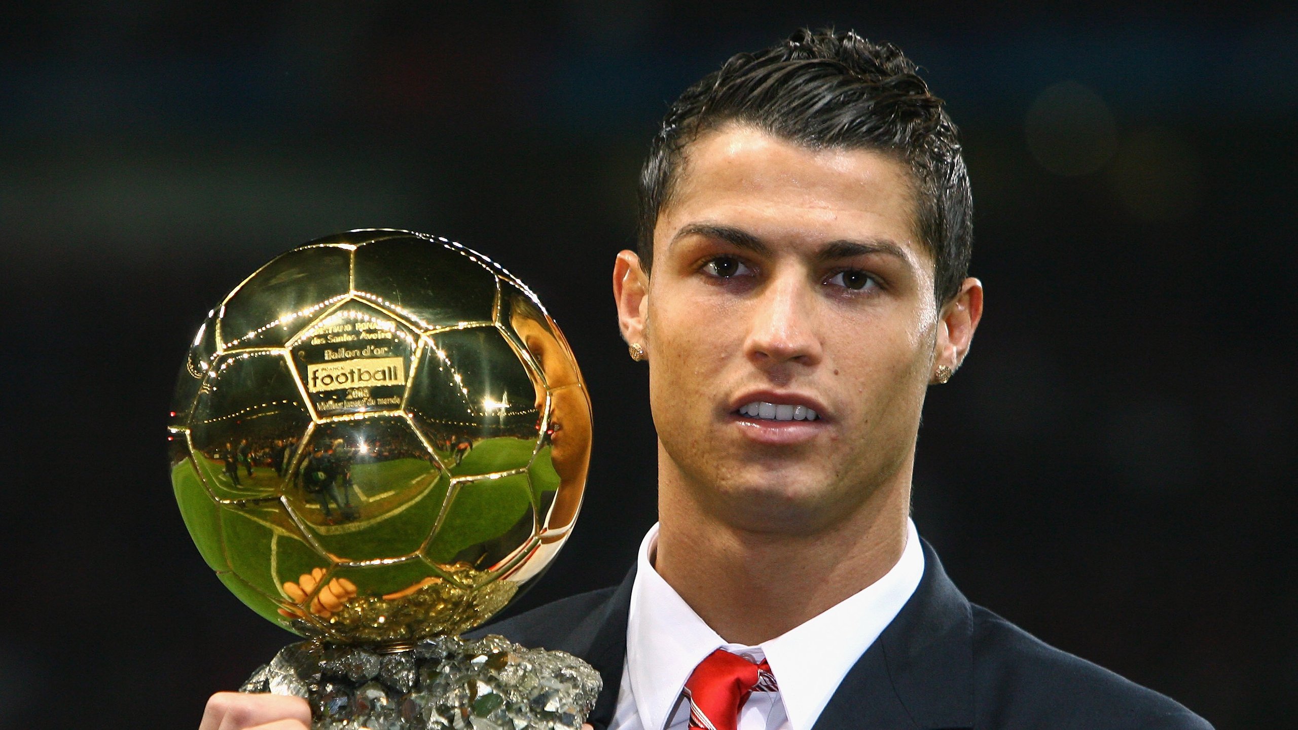 安菲尔德之夜，萨拉赫东决关键战接管比赛，利物浦的战术压制如何让墨西哥足球沉思