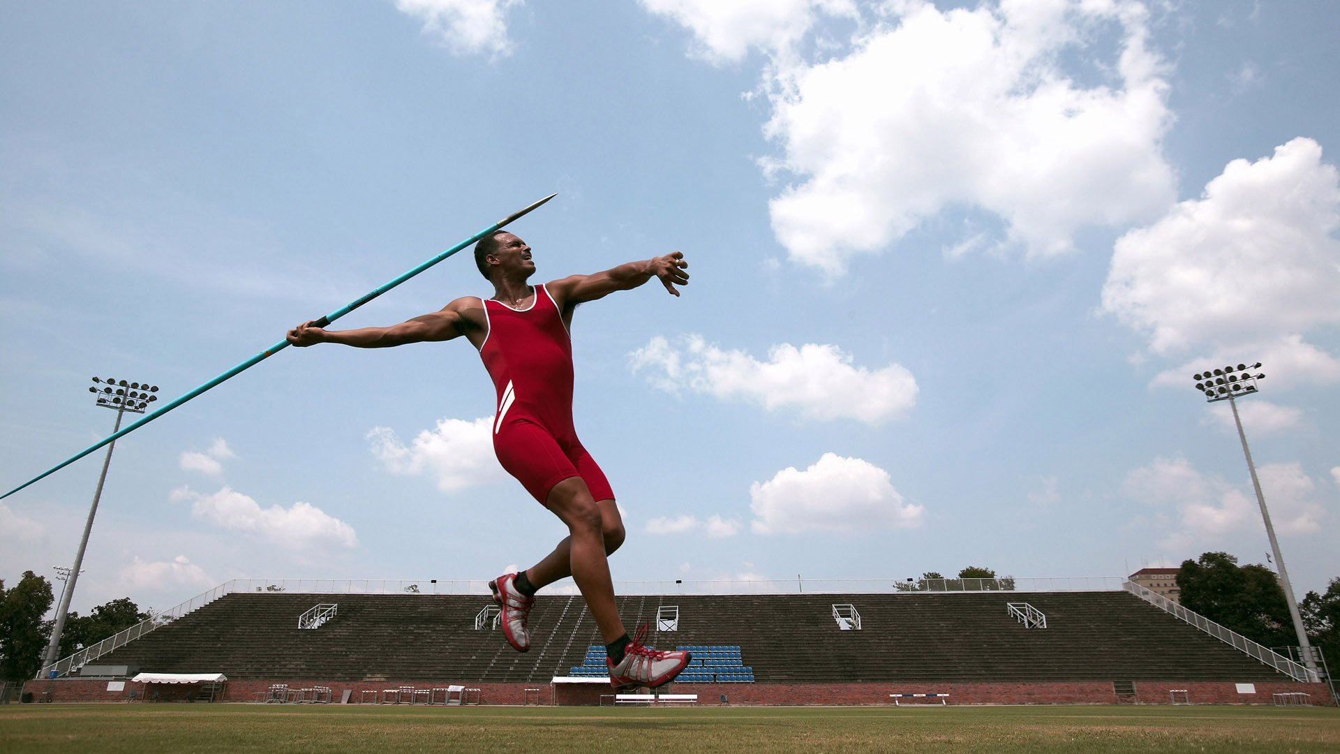 马克西点燃赛场，湖人末节带走开拓者，一场速度与韧性的对决