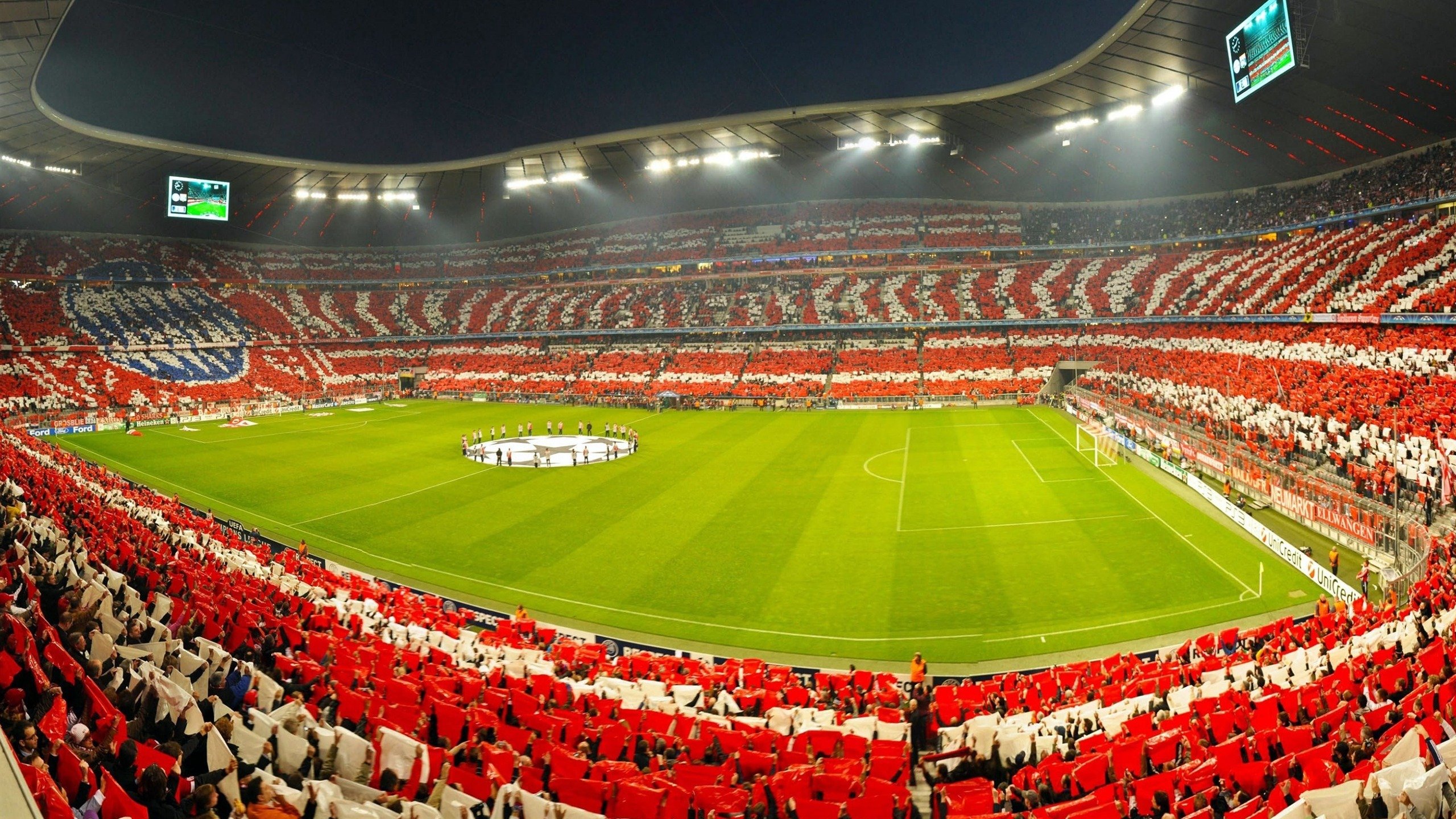 蓝黑军团跨过北欧堡垒，莱万式神锋点燃梅阿查